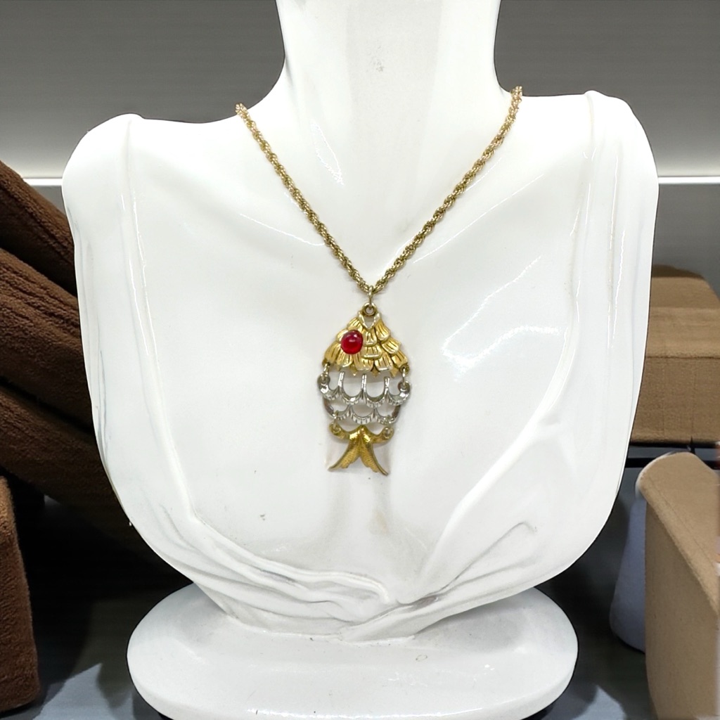 Vintage Articulated Fish Red Cabochon Pendant Krementz Chain Necklace 55$